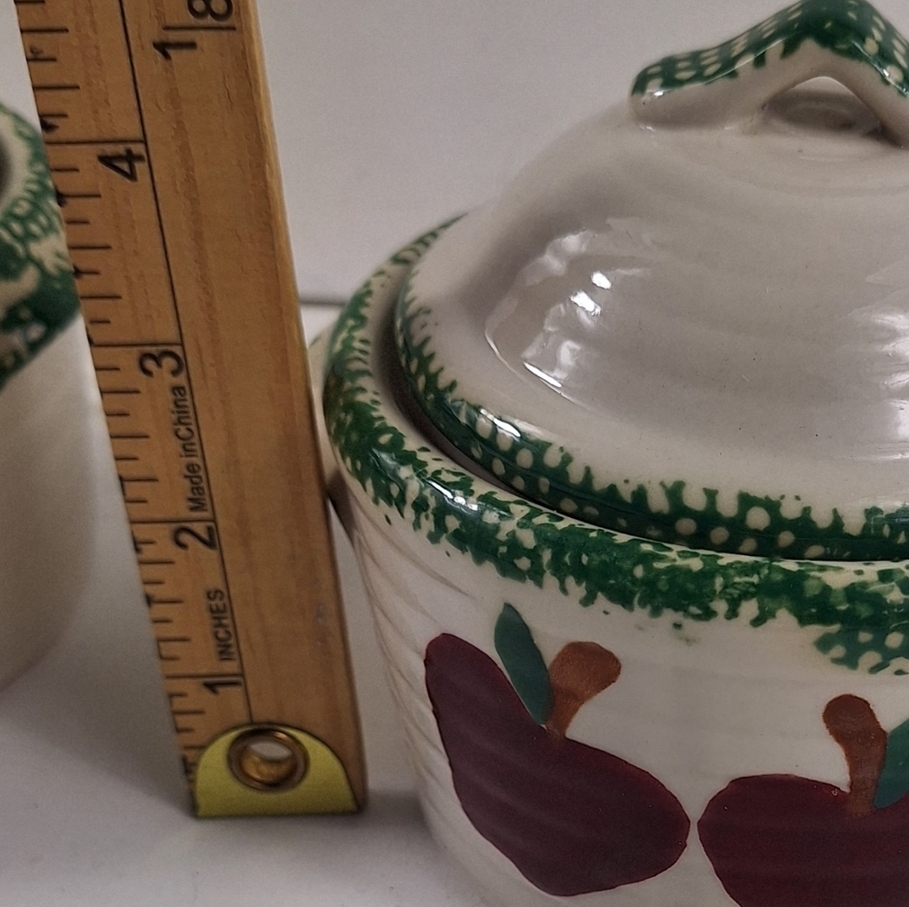 Vintage Handcrafted Ceramic Red Apples with Green Casserole Dishes with Lids - Picture 7 of 8